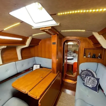 Classic Sailing Yatch 12, 5m In A Unique Experience Hotel en barco *