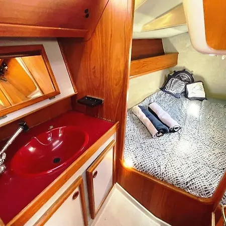 Bådhotel Classic Sailing Yatch 12, 5m In A Unique Experience Lisboa