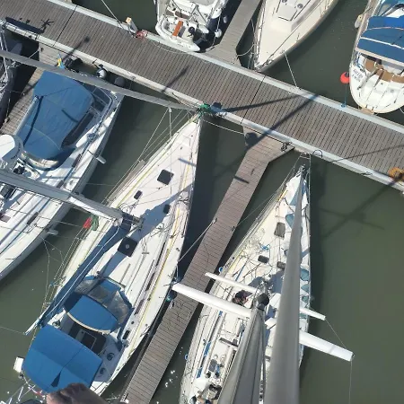 Botel Classic Sailing Yatch 12, 5m In A Unique Experience *