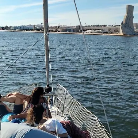 Classic Sailing Yatch 12, 5m In A Unique Experience Botel Lisboa