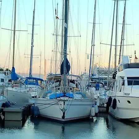 Classic Sailing Yatch 12, 5m In A Unique Experience Botel *